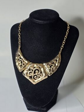 Vintage Gold-Tone Filigree Statement collar Necklace Metal Paneled 16" W/extend